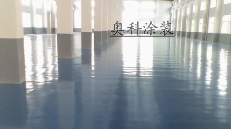 地面花大价钱铺了高级瓷砖、实木地板，结果平时熊孩子骑车玩具三蹦子一划一条白痕？或者二手房原来的老地砖花纹过时，甚至地面起砂、裂缝、坑坑洼洼，无法直视？